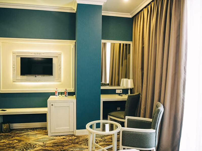 Emerald Suite Hotel Баку Екстер'єр фото